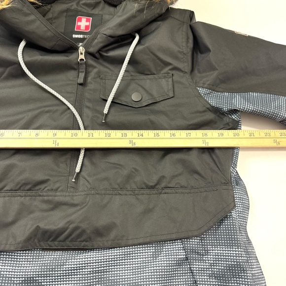 Swiss Tech Women's Sz S Relaxed Fit Snowboard Jacket Hooded Fur Trim Black /Blue - Picture 9 of 11